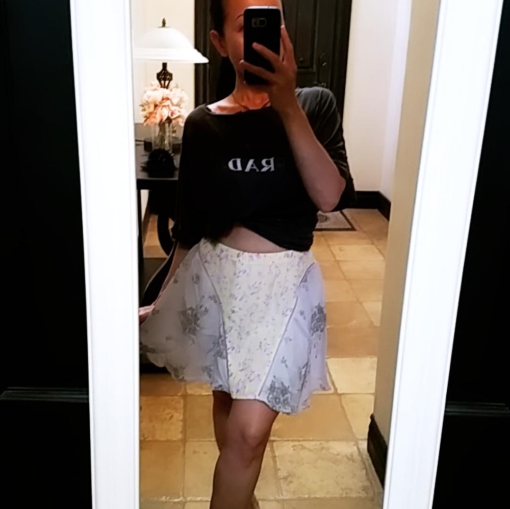 🌸Floral🌸 Mini Skirt - Picture 3 of 4